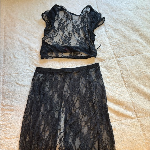 Worn once Edikted Lace Set - Picture 4 of 4